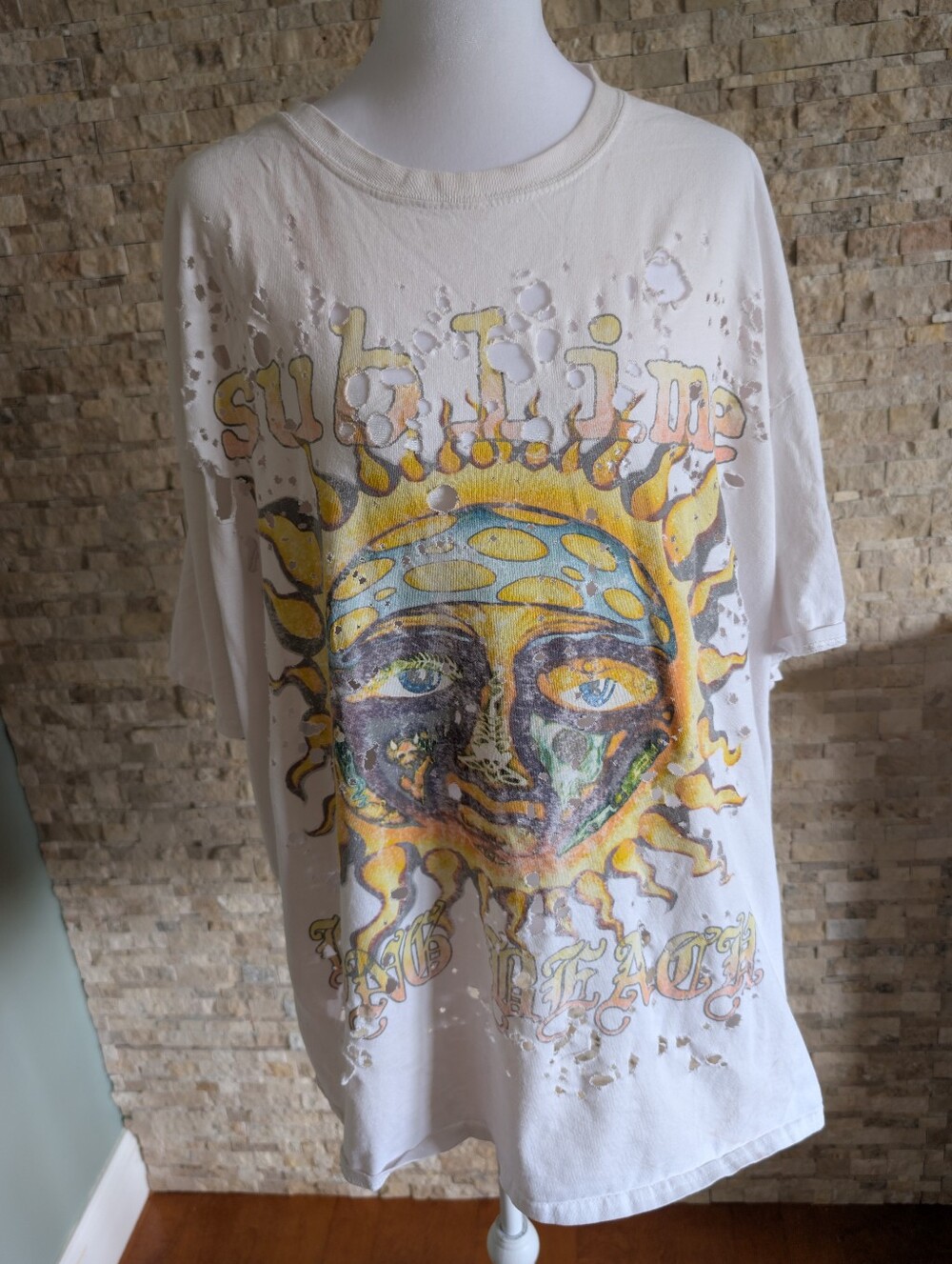 Sublime Long Beach Distressed Crew Neck Tee Shirt White Cream Graphic Sz L/XL